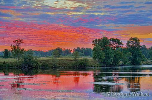 Rideau Canal Sunrise_25442-3.jpg - Photographed along the Rideau Canal Waterway near Smiths Falls, Ontario, Canada.